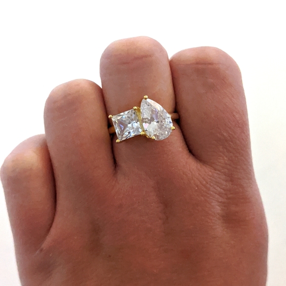 Toi Et Moi Ring Princess & Pear Cut Cubic Zirconia With Velvet Jewelry Box - Picture 4 of 17